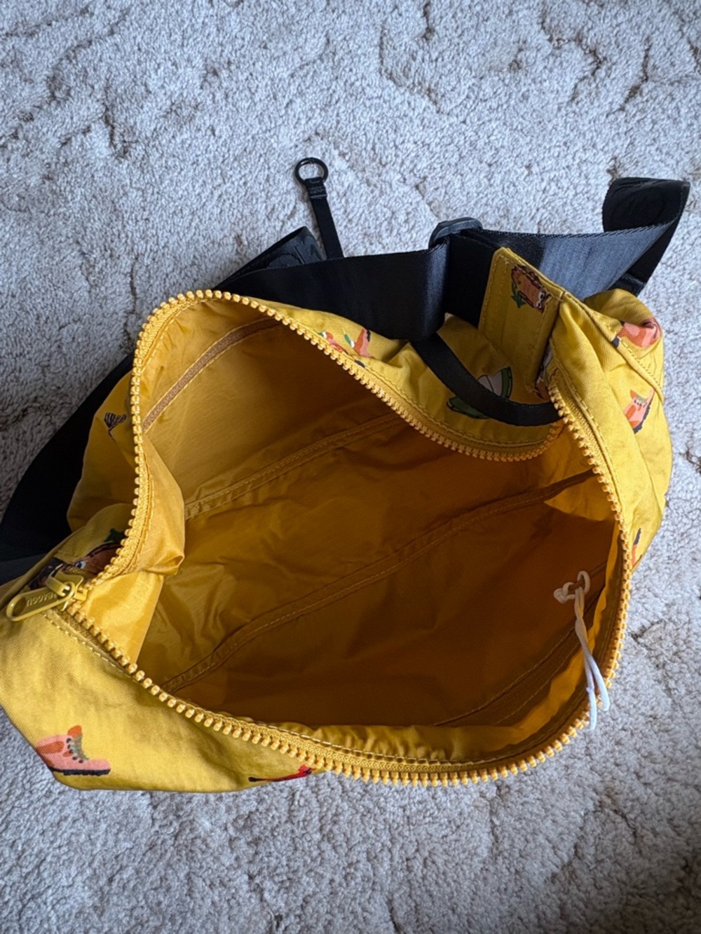 BAGGU x Parks Project mustard medium crescent - Picture 5 of 6